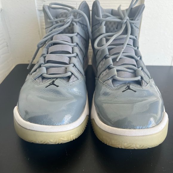 Jordan Men's Aura Cool Grey Shoes Sneakers Size 9.5 Style AQ9084-010 - Picture 5 of 14